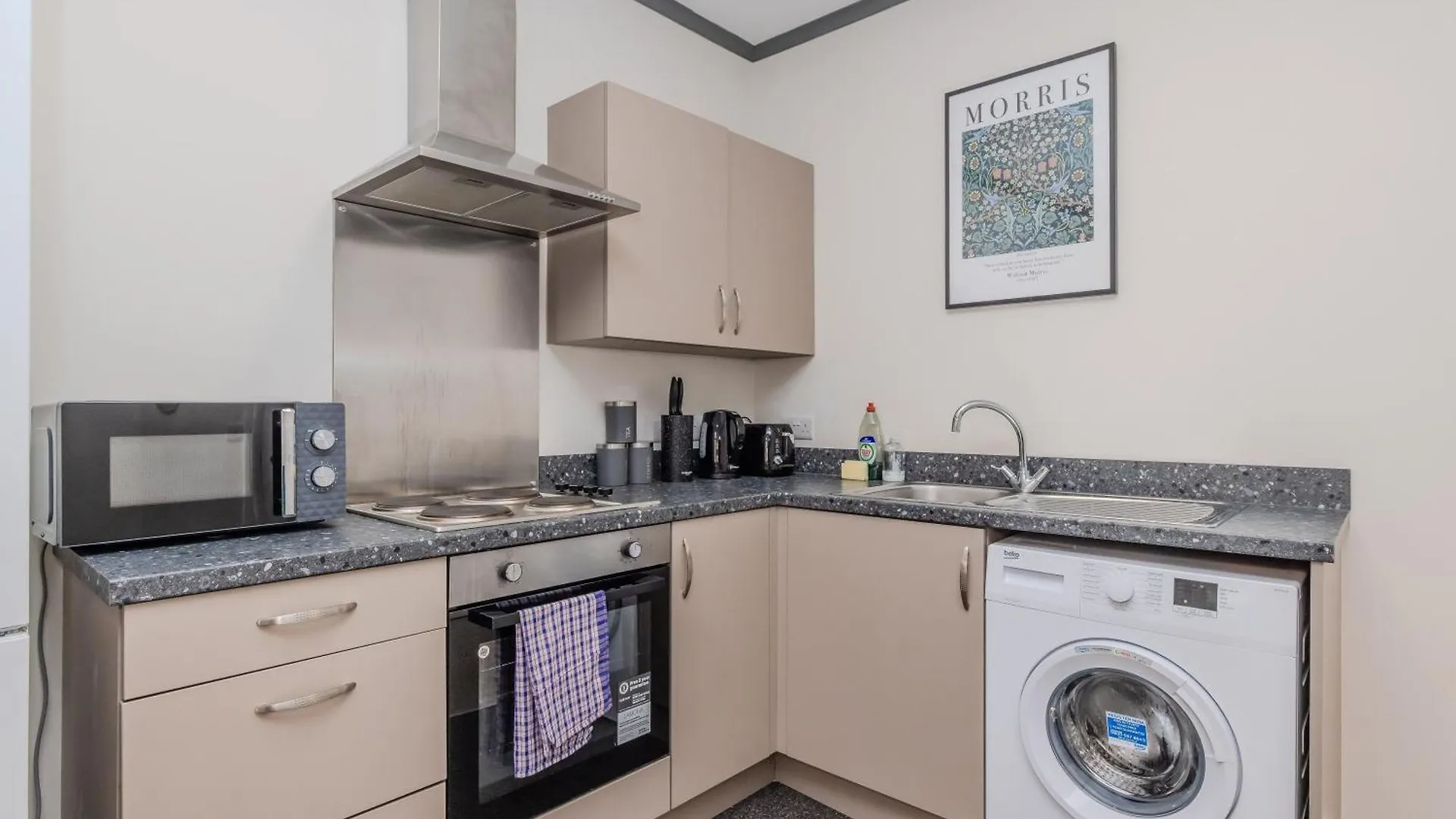 Flash Sale Central Hove 3 Bedroom Flat Bn310Fir04 United Kingdom